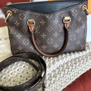 Louis Vuitton Pallas BB Noir